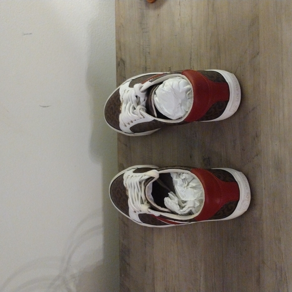 Guess Sneakers - Picture 3 of 3